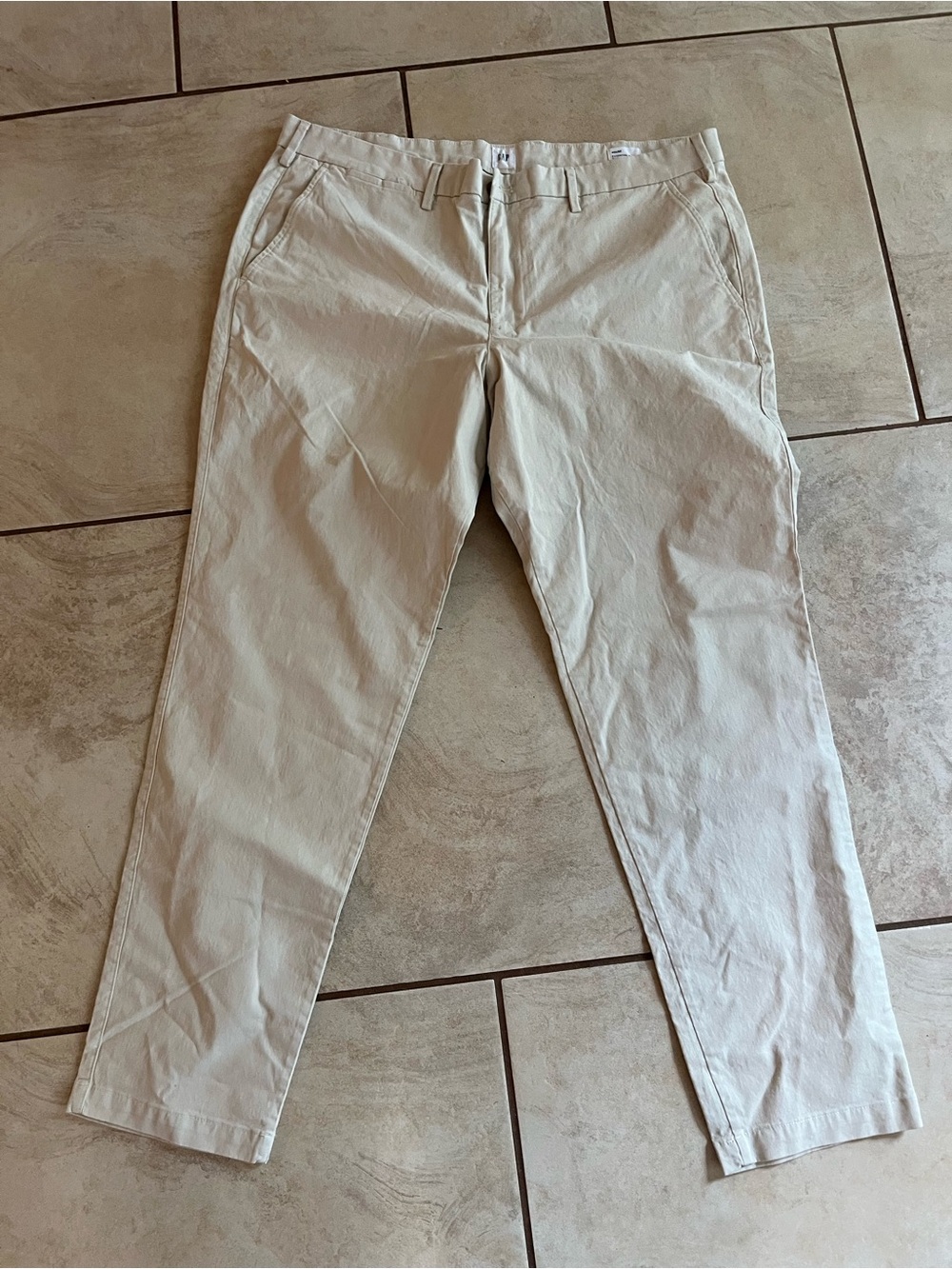 GAP Slim Khaki Pants in Light Beige